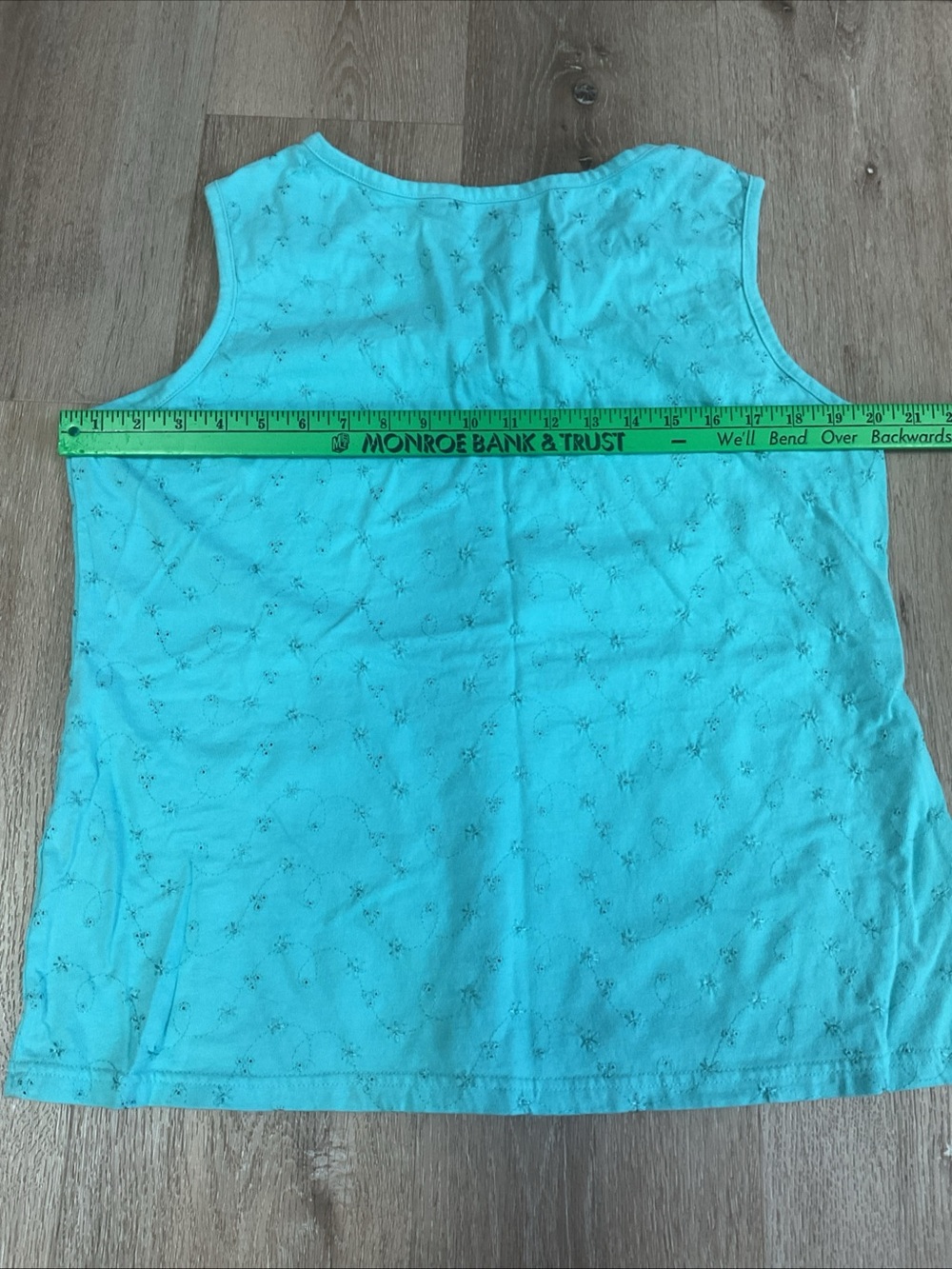 Basic Editions - Turquoise Eyelet V-Neck Tank - Ladies Size X-Large - Picture 8 of 11